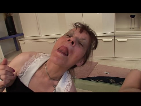 ❤️ Две баби и еден дедо имаат тројка ❤️ Квалитетен секс кај нас mk.villagesexvideos.ru ❌️